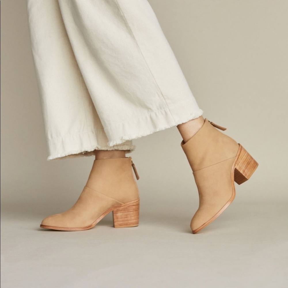 Nisolo Tan Ankle Boots